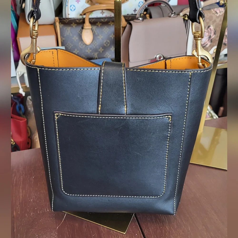 Dooney & Bourke Emerson Bucket Hobo Shoulder Bag Black Leather EUC - Picture 4 of 15